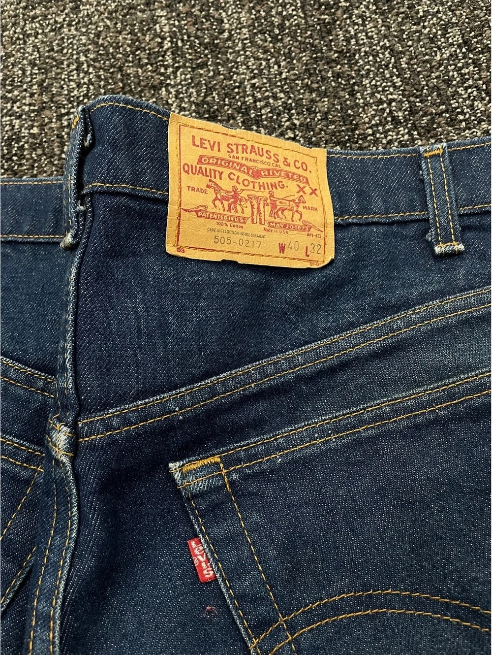 Levis tagged size